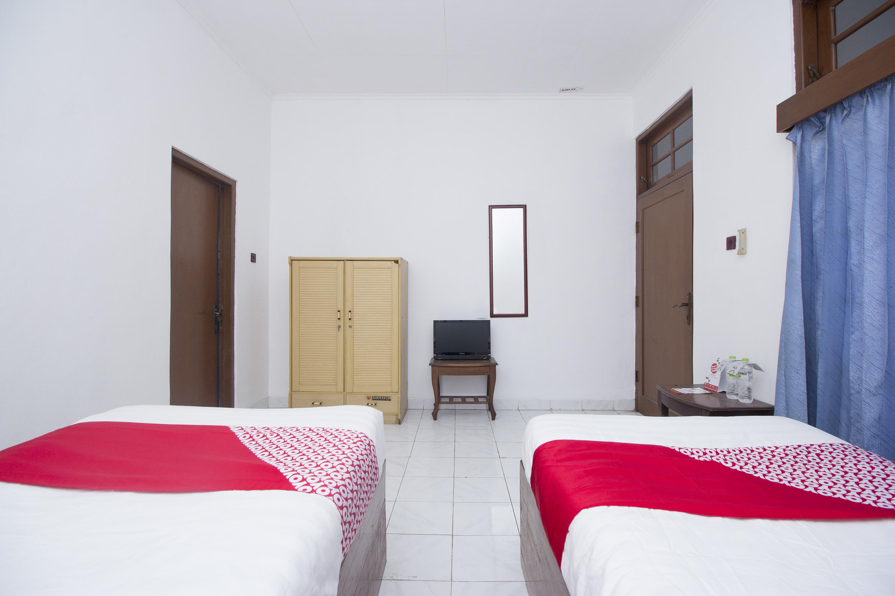 Hotel Dewi Sri Redpartner Yogyakarta Extérieur photo