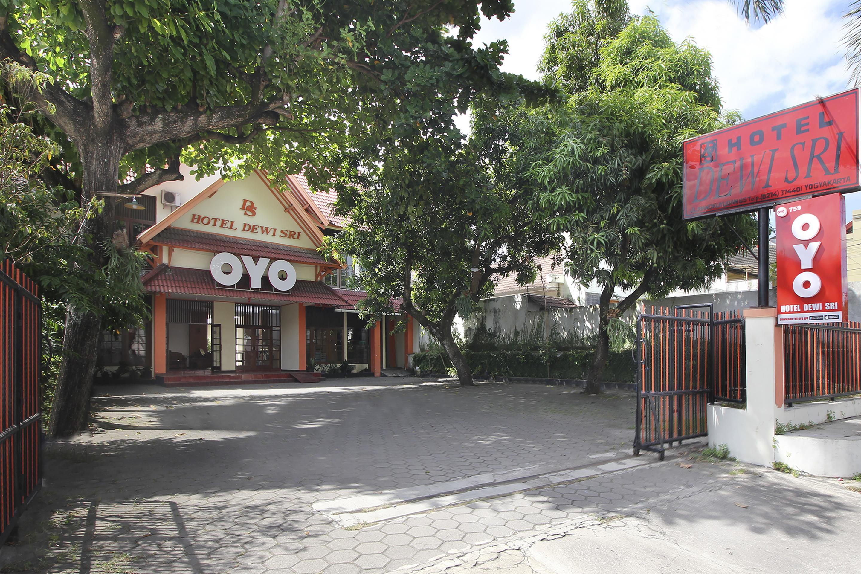 Hotel Dewi Sri Redpartner Yogyakarta Extérieur photo