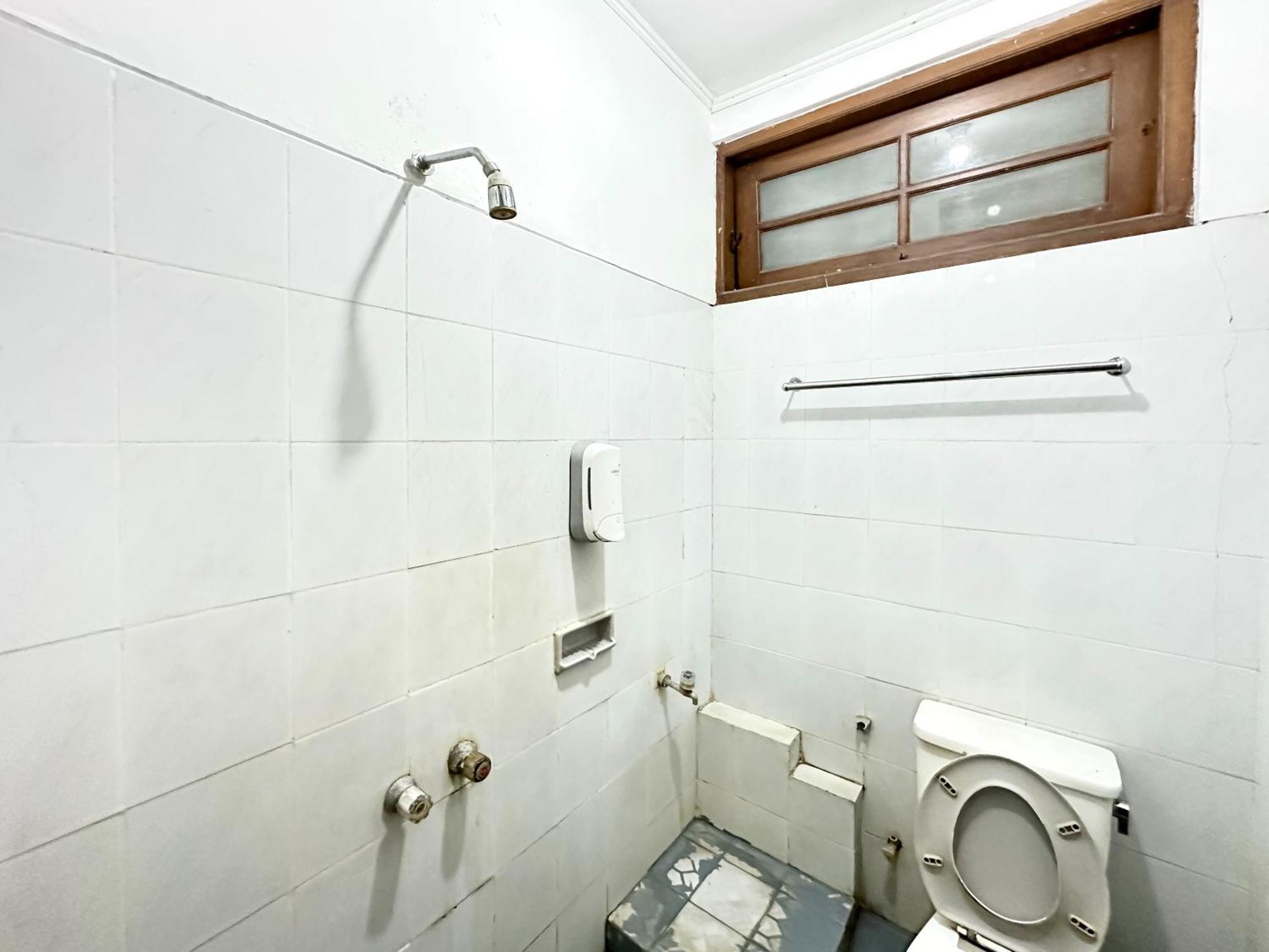 Hotel Dewi Sri Redpartner Yogyakarta Extérieur photo