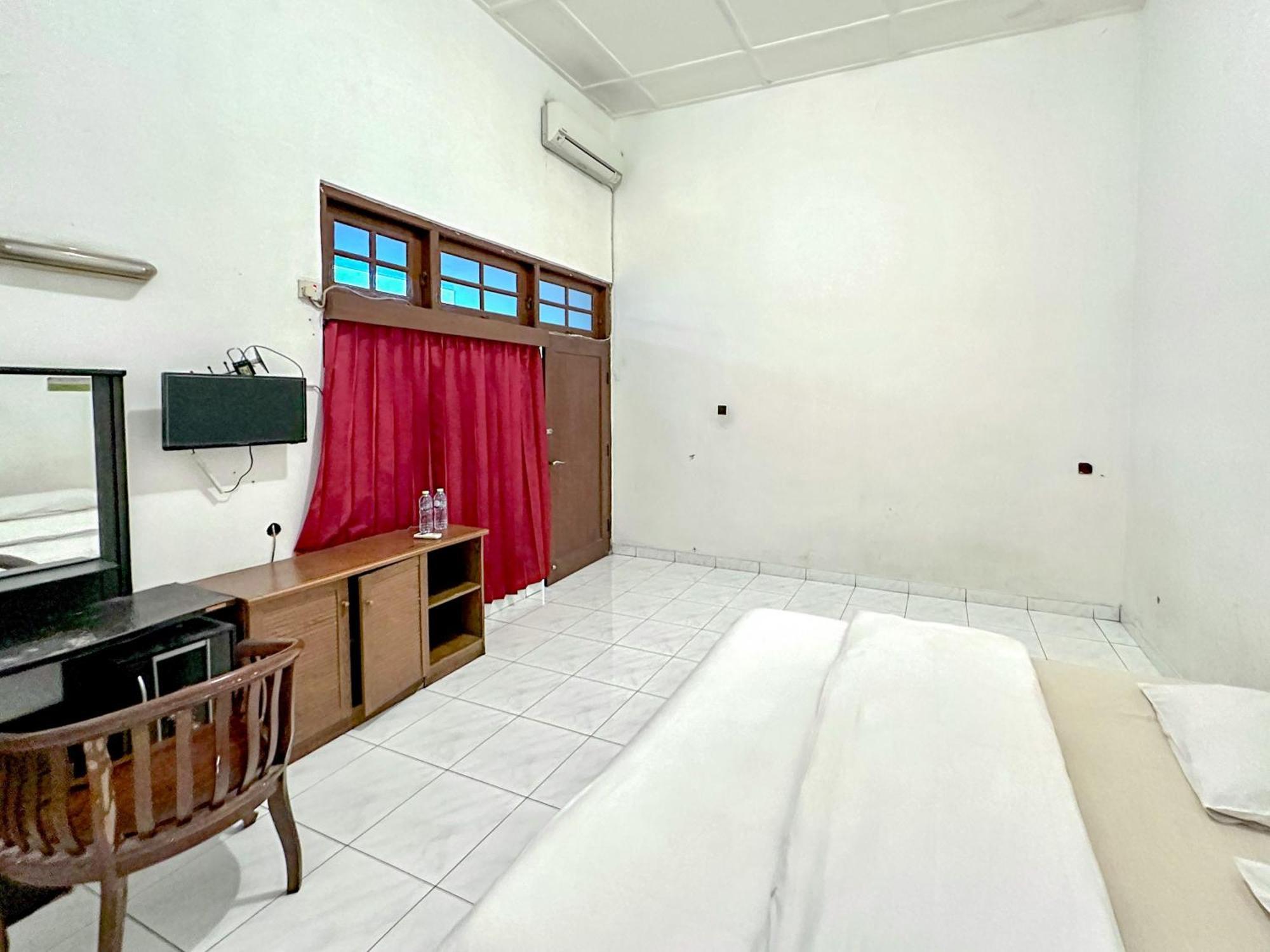 Hotel Dewi Sri Redpartner Yogyakarta Extérieur photo