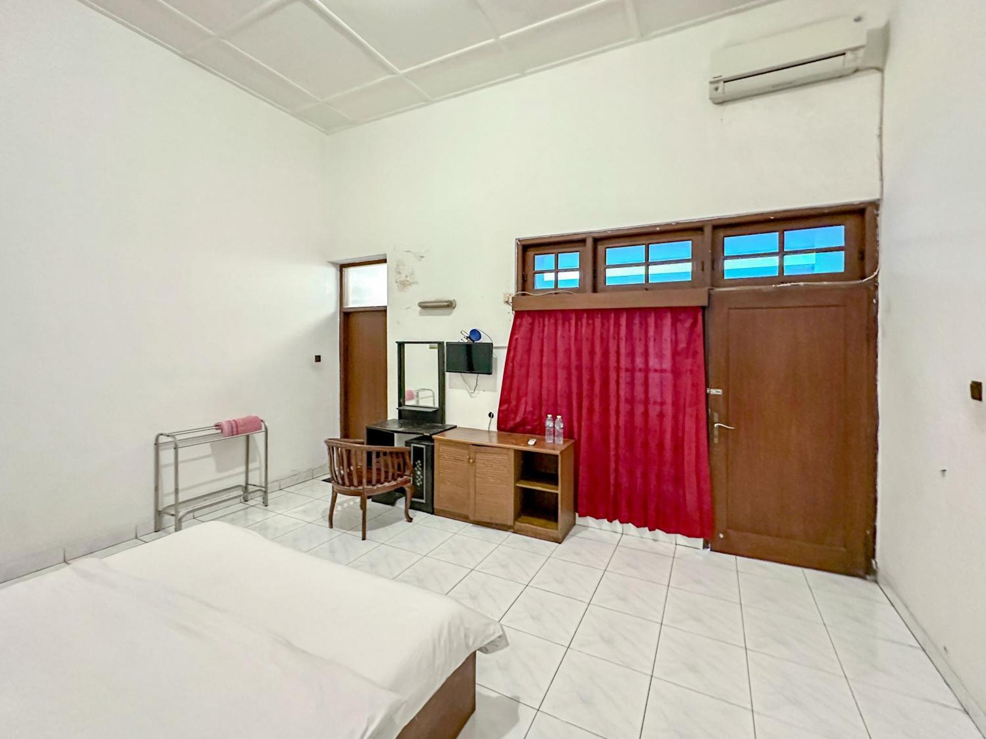 Hotel Dewi Sri Redpartner Yogyakarta Extérieur photo