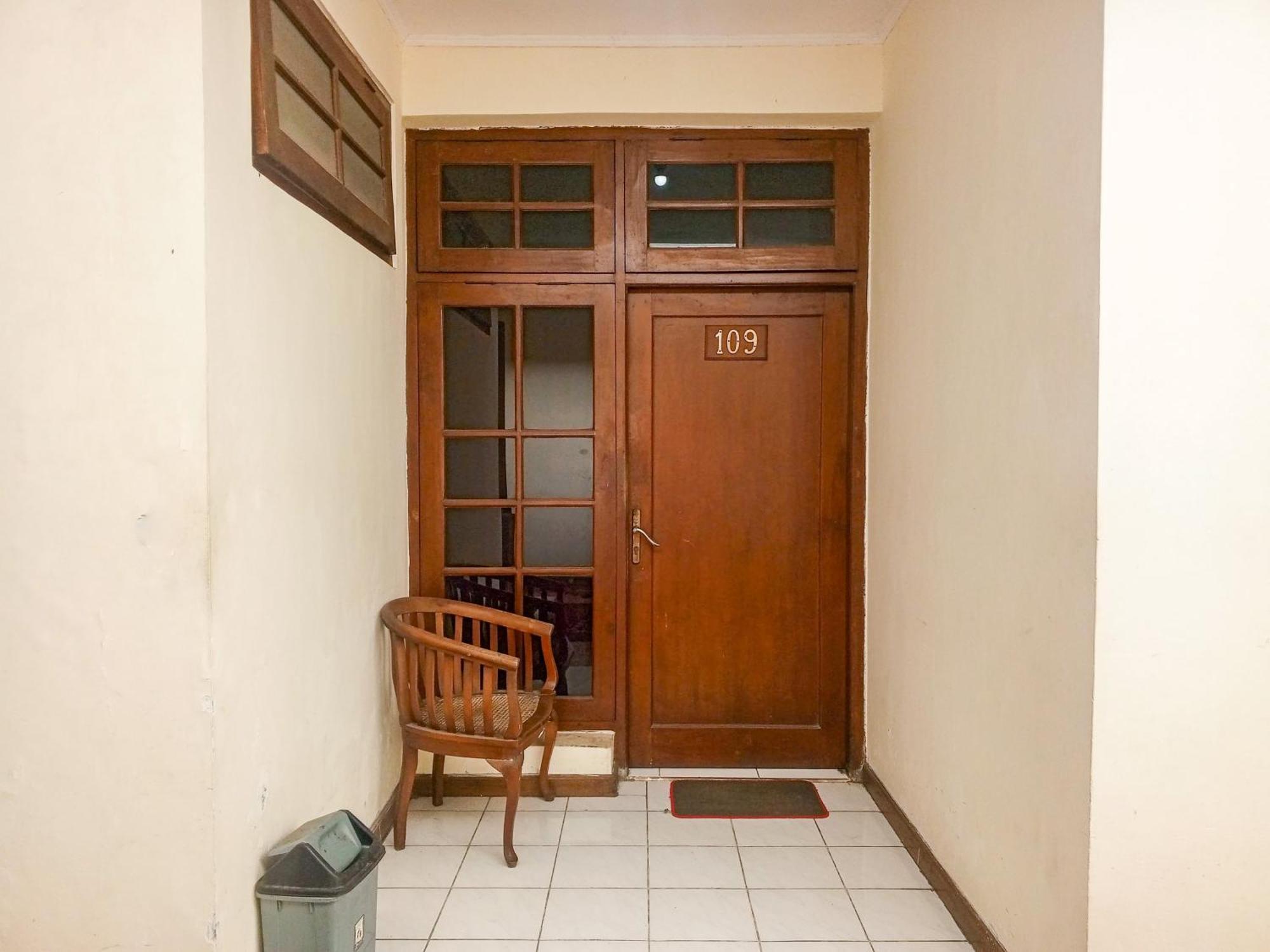Hotel Dewi Sri Redpartner Yogyakarta Extérieur photo