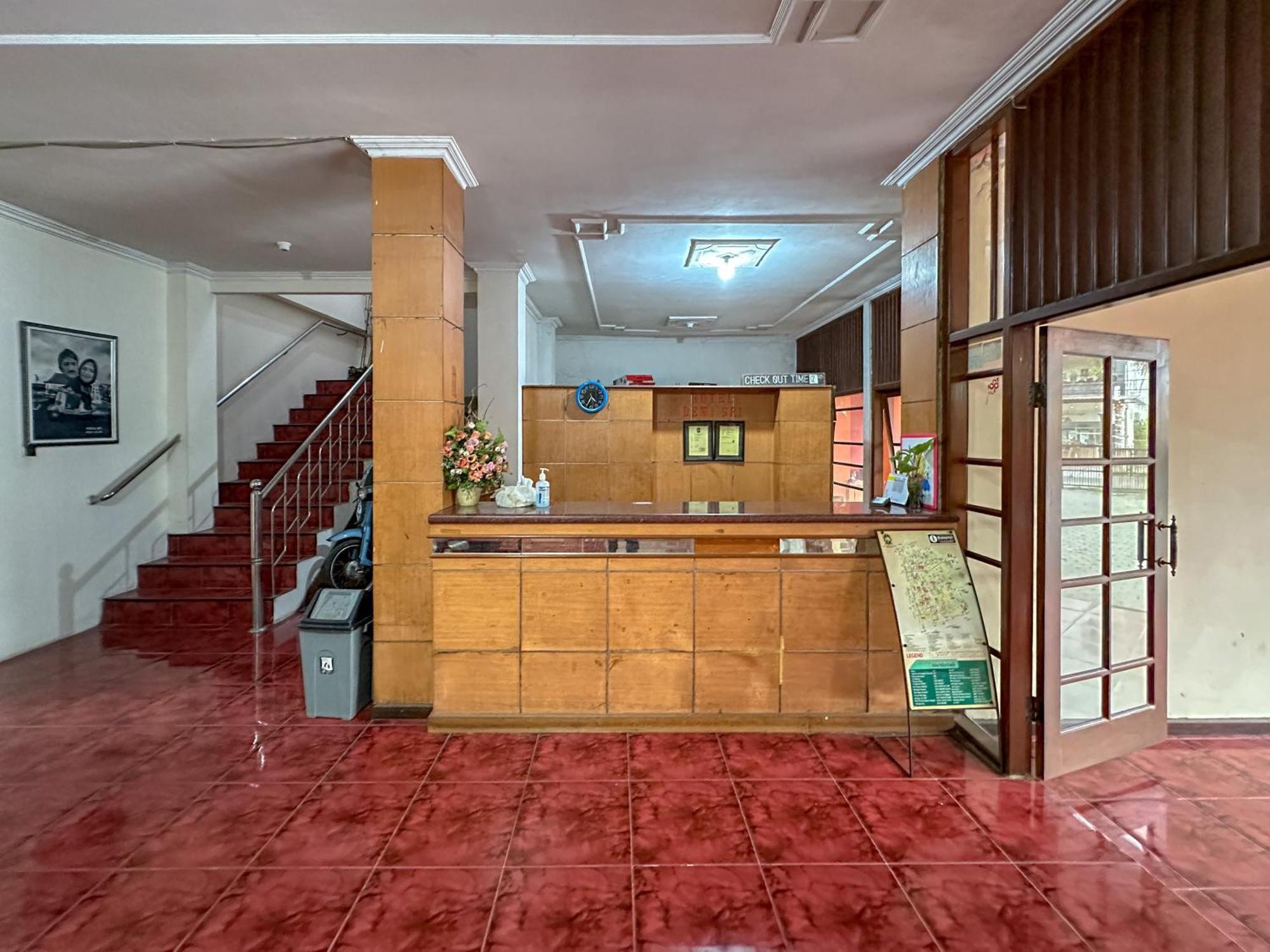 Hotel Dewi Sri Redpartner Yogyakarta Extérieur photo